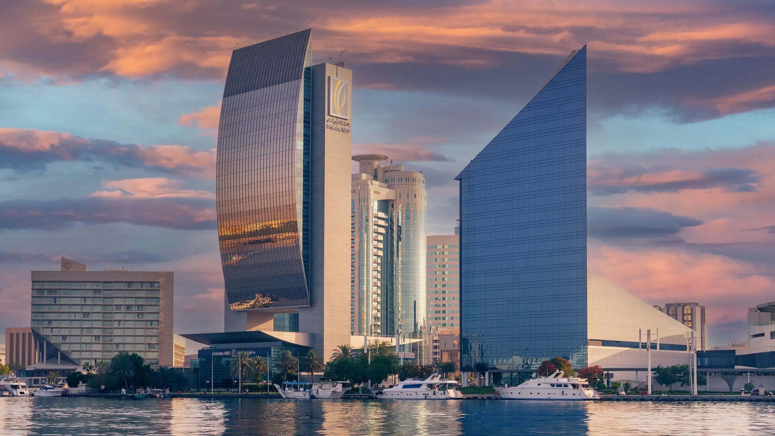 FAB Personal Loan in the UAE: is it the right option for you?